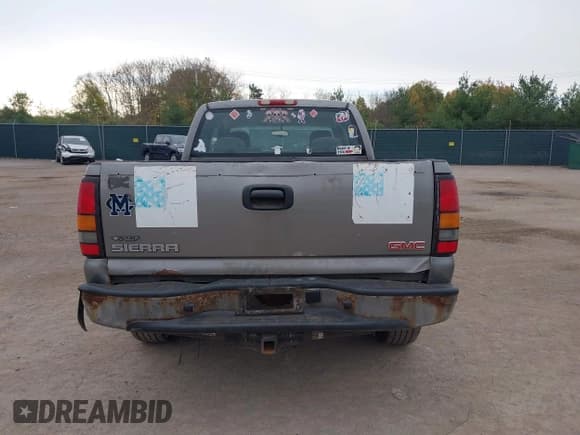 ✅ 2007 GMC Sierra 1500 Work Truck • VIN: 1GTEC19X87Z182734 • Lot: 43564728. Wystawiony na IAAI z przebiegiem 286 961 mil. Bezpłatny archiwum sprzedaży aukcyjnych z USA i szczegółowy raport historii pojazdu na DreamBid. Zdjęcie 16.
