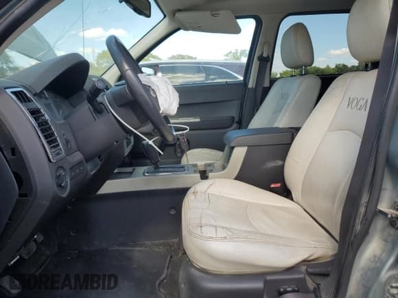 ✅ 2008 Mercury Mariner Premier • VIN: 4M2CU87148KJ49696 • Lot: 70355895. Wystawiony na Copart z przebiegiem 168 159 mil. Bezpłatny archiwum sprzedaży aukcyjnych z USA i szczegółowy raport historii pojazdu na DreamBid. Zdjęcie 7.