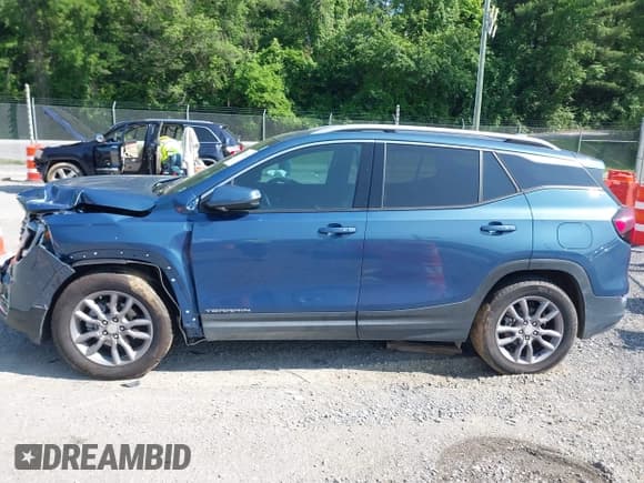✅ 2024 GMC Terrain SLT • VIN: 3GKALVEG7RL310682 • Lot: 42388049. Listed on IAAI with 9,792 mi. Free auction sales archive from the USA and detailed vehicle history report at DreamBid. Image 14.