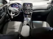 ✅ 2020 Hyundai Kona SEL • VIN: KM8K2CAAXLU515169 • Лот: 56636504. Опубликован ранее на Copart с пробегом 26 193 миль. Бесплатный доступ к архиву аукционных продаж из США и подробный отчёт об истории автомобиля на DreamBid. Изображение 8.