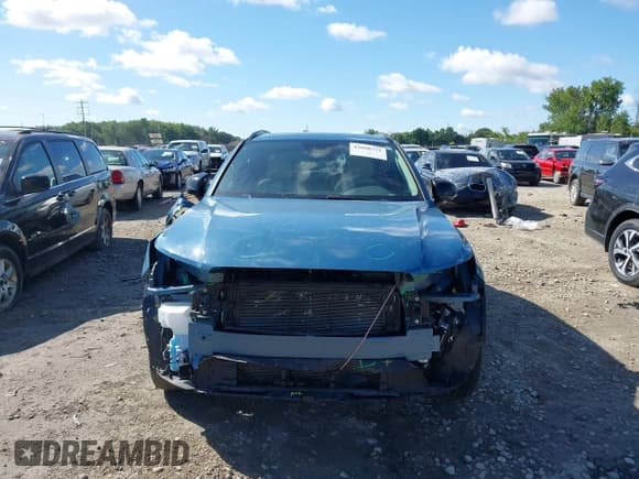 ✅ 2024 Volvo XC40 Ultimate Dark Theme • VIN: YV4L12UMXR2227911 • Лот: 43068731. Опубликован ранее на IAAI с пробегом 12 437 миль. Бесплатный доступ к архиву аукционных продаж из США и подробный отчёт об истории автомобиля на DreamBid. Изображение 13.