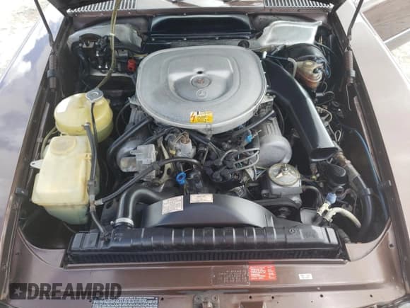 ✅ 1982 Mercedes-Benz 380 SL • VIN: WDBBA45A5CB012926 • Лот: 73131714. Опубликован ранее на Copart с пробегом 96 212 миль. Бесплатный доступ к архиву аукционных продаж из США и подробный отчёт об истории автомобиля на DreamBid. Изображение 11.