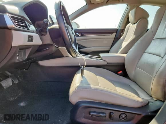 2018 Honda Accord EX-L z VIN 1HGCV1F50JA134608, wystawiony jako Copart lot #71147965 z przebiegiem 147 467 mil mil oraz Czysty tytuł • Clean title. Historia ofert i sprzedaży dostępna na DreamBid. Obrazek 7.