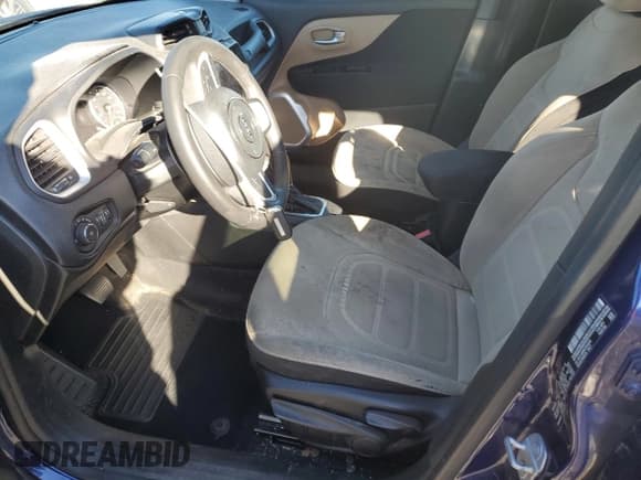 ✅ 2018 Jeep Renegade Latitude • VIN: ZACCJABB6JPH04360 • Lot: 90702305. Wystawiony na Copart z przebiegiem 173 058 mil. Bezpłatny archiwum sprzedaży aukcyjnych z USA i szczegółowy raport historii pojazdu na DreamBid. Zdjęcie 7.