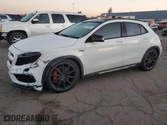 ✅ 2015 Mercedes-Benz GLA 45 AMG • VIN: WDDTG5CB7FJ036070 • Лот: 84010835. Опубликован ранее на Copart с пробегом 55 748 миль. Бесплатный доступ к архиву аукционных продаж из США и подробный отчёт об истории автомобиля на DreamBid. Изображение 1.