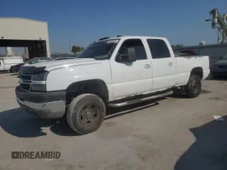 ✅ 2006 Chevrolet Silverado 2500HD LT3 • VIN: 1GCHK23G36F230834 • Lot: 75345404. Wystawiony na Copart z przebiegiem 199 800 mil. Bezpłatny archiwum sprzedaży aukcyjnych z USA i szczegółowy raport historii pojazdu na DreamBid. Zdjęcie 1.