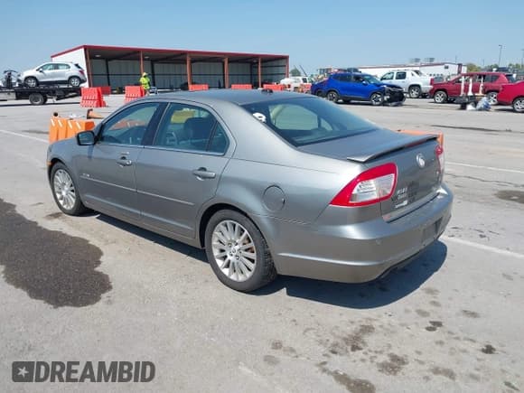 ✅ 2008 Mercury Milan Premier • VIN: 3MEHM08108R601231 • Lot: 43189336. Wystawiony na IAAI z przebiegiem 273 989 mil. Bezpłatny archiwum sprzedaży aukcyjnych z USA i szczegółowy raport historii pojazdu na DreamBid. Zdjęcie 3.