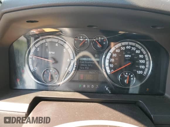 2010 Dodge 1500 Laramie z VIN 1D7RV1GTXAS123265, wystawiony jako Copart lot #68742635 z przebiegiem 182 117 mil mil oraz Szkoda całkowita • Salvage title. Historia ofert i sprzedaży dostępna na DreamBid. Obrazek 9.