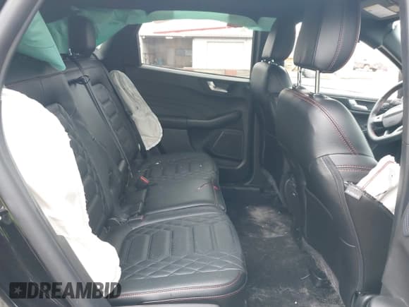 ✅ 2024 Ford Escape ST-Line Elite • VIN: 1FMCU9PA1RUB11663 • Lot: 41961441. Wystawiony na IAAI z przebiegiem 11 011 mil. Bezpłatny archiwum sprzedaży aukcyjnych z USA i szczegółowy raport historii pojazdu na DreamBid. Zdjęcie 8.