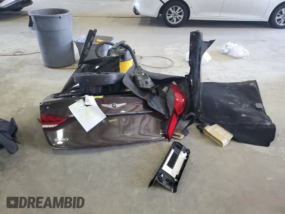 ✅ 2017 Genesis G80 3.8L • VIN: KMHGN4JE7HU206515 • Lot: 57493675. Listed on Copart with 115,108 mi. Free auction sales archive from the USA and detailed vehicle history report at DreamBid. Image 12.