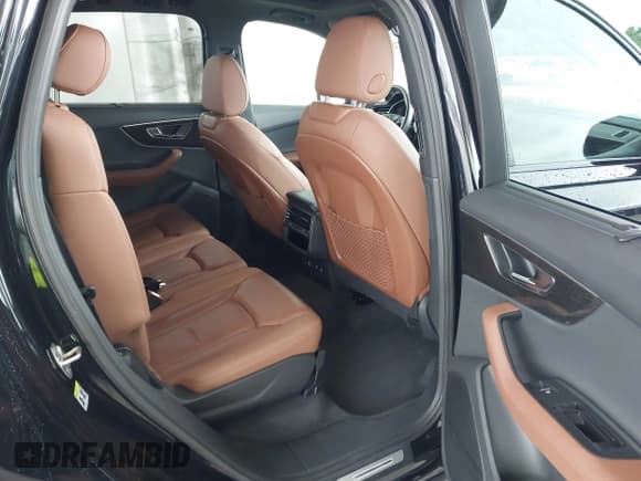 ✅ 2021 Audi Q7 Premium Plus • VIN: WA1LXAF7XMD040517 • Lot: 41990685. Listed on IAAI with 23,325 mi. Free auction sales archive from the USA and detailed vehicle history report at DreamBid. Image 8.