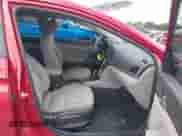 2017 Hyundai Elantra SE z VIN KMHD74LF4HU367598, wystawiony jako IAAI lot #43387028 z przebiegiem 69 093 mil mil oraz . Historia ofert i sprzedaży dostępna na DreamBid. Obrazek 5.