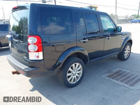 ✅ 2013 Land Rover LR4 HSE • VIN: SALAG2D44DA697884 • Lot: 42620594. Wystawiony na IAAI z przebiegiem 134 174 mil. Bezpłatny archiwum sprzedaży aukcyjnych z USA i szczegółowy raport historii pojazdu na DreamBid. Zdjęcie 4.