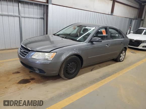 2010 Hyundai Sonata GLS with VIN 5NPET4AC0AH584661, listed as a Copart auction lot 82528305 with 186,922 mi miles and Salvage title. Bid and sale history available at DreamBid. Image 1.