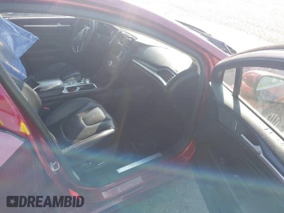 ✅ 2018 Ford Fusion Titanium • VIN: 3FA6P0SU3JR106441 • Lot: 41699936. Listed on IAAI with 146,330 mi. Free auction sales archive from the USA and detailed vehicle history report at DreamBid. Image 5.