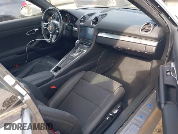 ✅ 2021 Porsche Cayman • VIN: WP0AA2A82MS260377 • Lot: 40970360. Wystawiony na IAAI z przebiegiem 23 785 mil. Bezpłatny archiwum sprzedaży aukcyjnych z USA i szczegółowy raport historii pojazdu na DreamBid. Zdjęcie 5.