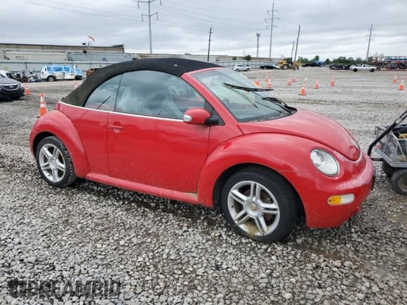 ✅ 2005 Volkswagen Beetle GLS • VIN: 3VWCD31Y95M364619 • Lot: 57945415. Listed on Copart with 94,978 mi. Free auction sales archive from the USA and detailed vehicle history report at DreamBid. Image 4.