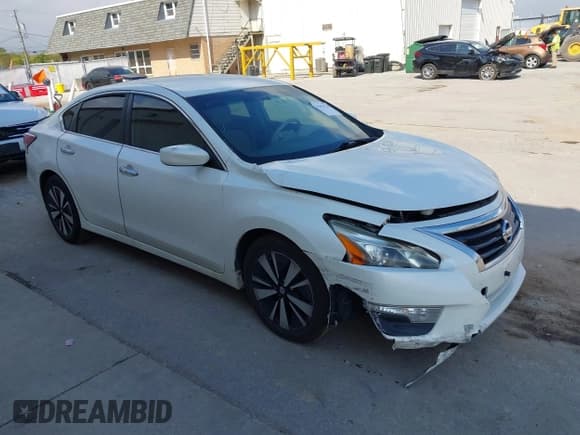 ✅ 2015 Nissan Altima S • VIN: 1N4AL3AP7FN346590 • Lot: 43454138. Wystawiony na IAAI z przebiegiem 164 994 mil. Bezpłatny archiwum sprzedaży aukcyjnych z USA i szczegółowy raport historii pojazdu na DreamBid. Zdjęcie 1.