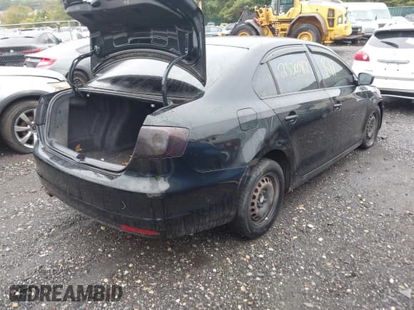 ✅ 2011 Volkswagen Jetta • VIN: 3VW2K7AJ0BM300704 • Лот: 43315616. Опубликован ранее на IAAI с пробегом Не указан. Бесплатный доступ к архиву аукционных продаж из США и подробный отчёт об истории автомобиля на DreamBid. Изображение 4.