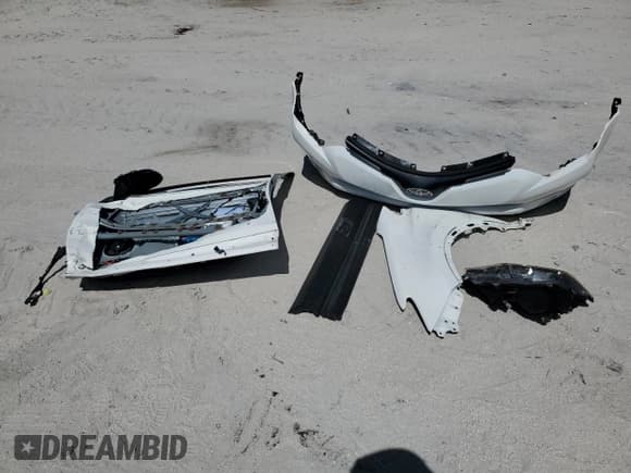 ✅ 2018 Toyota RAV4 XLE • VIN: JTMWFREV2JD132639 • Lot: 60962325. Wystawiony na Copart z przebiegiem 42 556 mil. Bezpłatny archiwum sprzedaży aukcyjnych z USA i szczegółowy raport historii pojazdu na DreamBid. Zdjęcie 13.