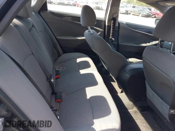 ✅ 2011 Hyundai Sonata GLS • VIN: 5NPEB4AC7BH302925 • Lot: 43274700. Listed on IAAI with 136,580 mi. Free auction sales archive from the USA and detailed vehicle history report at DreamBid. Image 8.