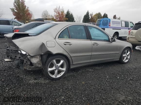 ✅ 2004 Mercedes-Benz C 320 • VIN: WDBRF64J44F512132 • Lot: 45532205. Listed on Copart with 151,645 mi. Free auction sales archive from the USA and detailed vehicle history report at DreamBid. Image 3.