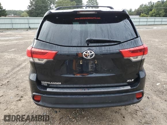✅ 2018 Toyota Highlander XLE • VIN: 5TDKZRFH8JS534541 • Lot: 83836275. Wystawiony na Copart z przebiegiem 69 090 mil. Bezpłatny archiwum sprzedaży aukcyjnych z USA i szczegółowy raport historii pojazdu na DreamBid. Zdjęcie 6.