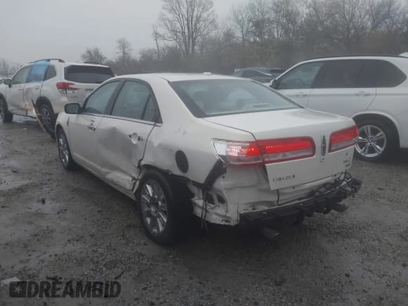 ✅ 2012 Lincoln MKZ • VIN: 3LNHL2JC2CR825682 • Lot: 43758145. Listed on IAAI with 199,567 mi. Free auction sales archive from the USA and detailed vehicle history report at DreamBid. Image 3.