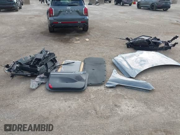 2025 Hyundai Palisade XRT with VIN KM8R34GE6SU892057, listed as a IAAI auction lot 43053676 with 5,498 mi miles and . Bid and sale history available at DreamBid. Image 19.