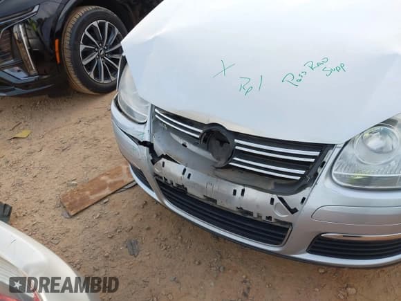 ✅ 2009 Volkswagen Jetta S • VIN: 3VWJM71KX9M097779 • Lot: 43749490. Listed on IAAI with 75,266 mi. Free auction sales archive from the USA and detailed vehicle history report at DreamBid. Image 6.