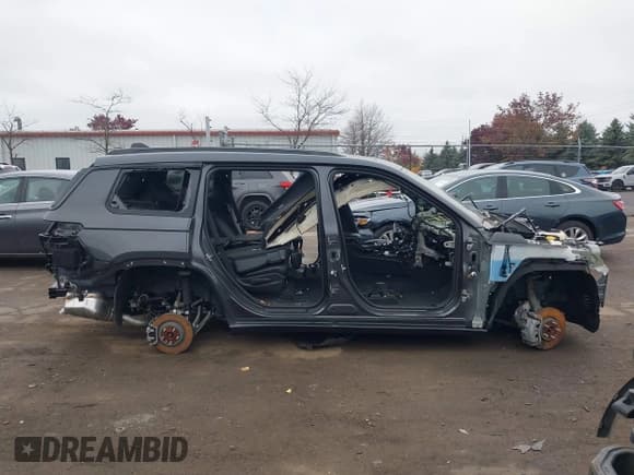 ✅ 2025 Jeep Grand Cherokee Limited • VIN: 1C4RJKBG0S8665155 • Lot: 43650768. Wystawiony na IAAI z przebiegiem Nie podano. Bezpłatny archiwum sprzedaży aukcyjnych z USA i szczegółowy raport historii pojazdu na DreamBid. Zdjęcie 13.