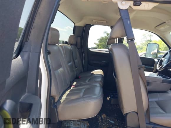 ✅ 2009 Chevrolet Silverado 2500HD LT • VIN: 1GCHK59K69E104751 • Lot: 39898897. Listed on IAAI with 196,972 mi. Free auction sales archive from the USA and detailed vehicle history report at DreamBid. Image 8.