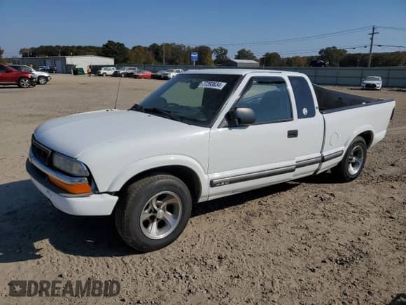 2001 Chevrolet S-10 LS с VIN 1GCCS195218201848, выставлен на аукционе Copart как лот 77393634 с пробегом 113 865 миль миль и Списание • Salvage title. История ставок и продаж доступна на DreamBid. Изображение 1.