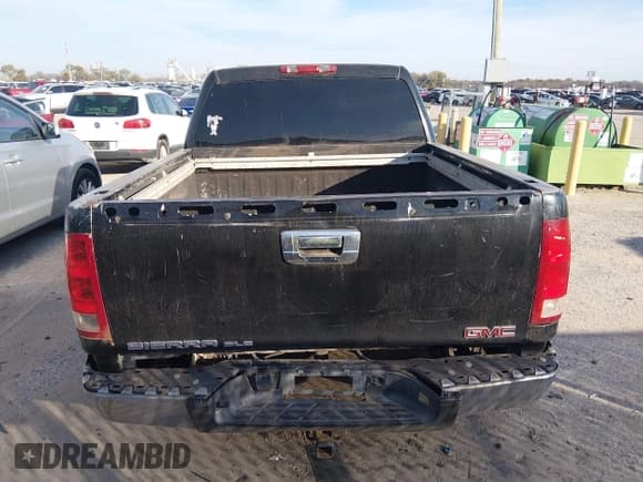 ✅ 2008 GMC Sierra 1500 SLE1 • VIN: 3GTEC13J28G288943 • Лот: 43809670. Опубликован ранее на IAAI с пробегом 307 321 миль. Бесплатный доступ к архиву аукционных продаж из США и подробный отчёт об истории автомобиля на DreamBid. Изображение 16.
