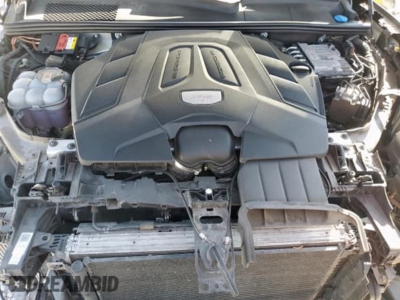 ✅ 2021 Porsche Cayenne S • VIN: WP1BB2AY8MDA46255 • Lot: 81865815. Wystawiony na Copart z przebiegiem 77 956 mil. Bezpłatny archiwum sprzedaży aukcyjnych z USA i szczegółowy raport historii pojazdu na DreamBid. Zdjęcie 12.