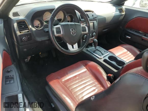 ✅ 2014 Dodge Challenger Rallye Redline • VIN: 2C3CDYAG8EH100480 • Lot: 71097734. Wystawiony na Copart z przebiegiem 141 841 mil. Bezpłatny archiwum sprzedaży aukcyjnych z USA i szczegółowy raport historii pojazdu na DreamBid. Zdjęcie 8.