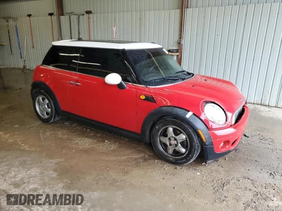 ✅ 2009 MINI Hardtop • VIN: WMWMF33579TW78522 • Lot: 57492225. Listed on Copart with 140,053 mi. Free auction sales archive from the USA and detailed vehicle history report at DreamBid. Image 4.