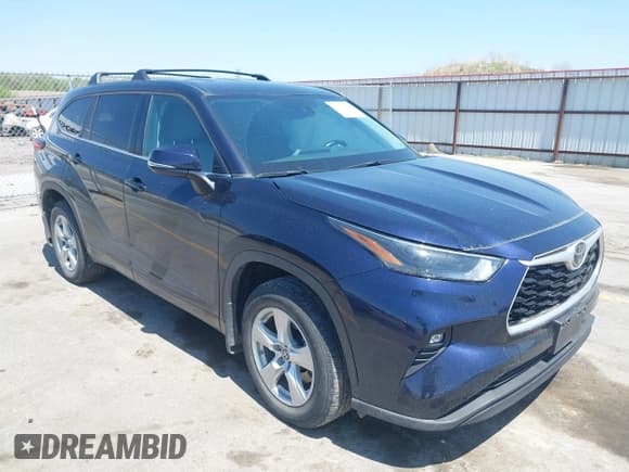 ✅ 2022 Toyota Highlander LE • VIN: 5TDBZRBH0NS189808 • Lot: 42232379. Wystawiony na IAAI z przebiegiem 24 703 mil. Bezpłatny archiwum sprzedaży aukcyjnych z USA i szczegółowy raport historii pojazdu na DreamBid. Zdjęcie 1.