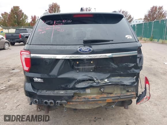 ✅ 2018 Ford Explorer • VIN: 1FM5K7B87JGA58851 • Lot: 43607379. Wystawiony na IAAI z przebiegiem 124 104 mil. Bezpłatny archiwum sprzedaży aukcyjnych z USA i szczegółowy raport historii pojazdu na DreamBid. Zdjęcie 16.