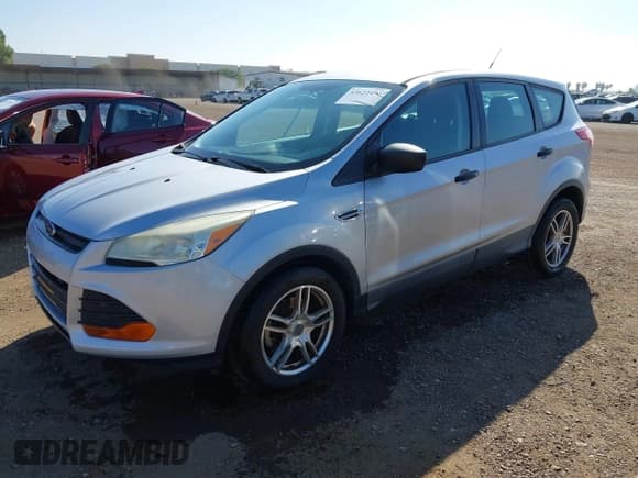✅ 2014 Ford Escape S • VIN: 1FMCU0F75EUD17533 • Lot: 43622490. Wystawiony na IAAI z przebiegiem 138 224 mil. Bezpłatny archiwum sprzedaży aukcyjnych z USA i szczegółowy raport historii pojazdu na DreamBid. Zdjęcie 2.