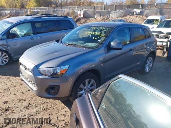 2014 Mitsubishi Outlander ES z VIN 4A4AR3AU0EE022662, wystawiony jako IAAI lot #43609130 z przebiegiem 150 486 mil mil oraz . Historia ofert i sprzedaży dostępna na DreamBid. Obrazek 2.