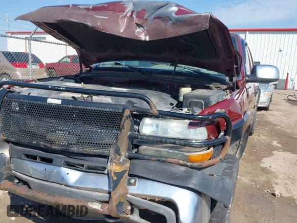 ✅ 2001 Chevrolet Silverado 2500HD LS • VIN: 1GCHK23UX1F185812 • Lot: 41879549. Listed on IAAI with 212,295 mi. Free auction sales archive from the USA and detailed vehicle history report at DreamBid. Image 6.