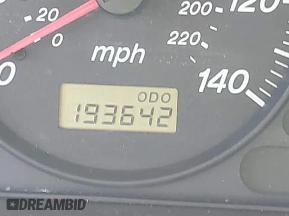 ✅ 2002 Mazda Protege DX • VIN: JM1BJ225521591241 • Лот: 42768329. Опубликован ранее на IAAI с пробегом 193 642 миль. Бесплатный доступ к архиву аукционных продаж из США и подробный отчёт об истории автомобиля на DreamBid. Изображение 7.