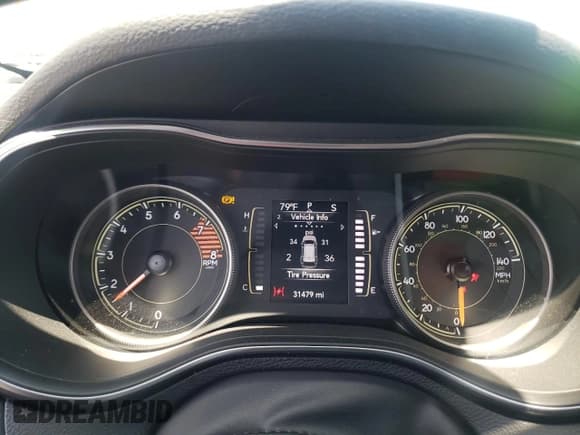 ✅ 2020 Jeep Cherokee Altitude • VIN: 1C4PJMLX3LD538832 • Lot: 60269435. Wystawiony na Copart z przebiegiem 31 479 mil. Bezpłatny archiwum sprzedaży aukcyjnych z USA i szczegółowy raport historii pojazdu na DreamBid. Zdjęcie 9.