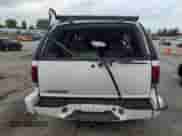 2004 Chevrolet Blazer LS z VIN 1GNDT13X84K162371, wystawiony jako Copart lot #71074684 z przebiegiem 273 070 mil mil oraz Szkoda całkowita • Salvage title. Historia ofert i sprzedaży dostępna na DreamBid. Obrazek 6.