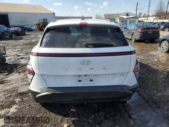 2024 Hyundai Kona SEL with VIN KM8HBCABXRU173198, listed as a Copart auction lot 42580835 with 8,937 mi miles and Clean title. Bid and sale history available at DreamBid. Image 6.