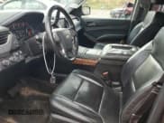 ✅ 2015 Chevrolet Suburban LTZ • VIN: 1GNSKKKC1FR681013 • Lot: 78457334. Wystawiony na Copart z przebiegiem 239 620 mil. Bezpłatny archiwum sprzedaży aukcyjnych z USA i szczegółowy raport historii pojazdu na DreamBid. Zdjęcie 7.