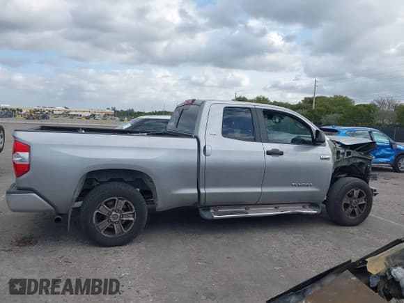 ✅ 2015 Toyota Tundra SR5 • VIN: 5TFRY5F15FX177849 • Lot: 41912719. Wystawiony na IAAI z przebiegiem 233 567 mil. Bezpłatny archiwum sprzedaży aukcyjnych z USA i szczegółowy raport historii pojazdu na DreamBid. Zdjęcie 14.