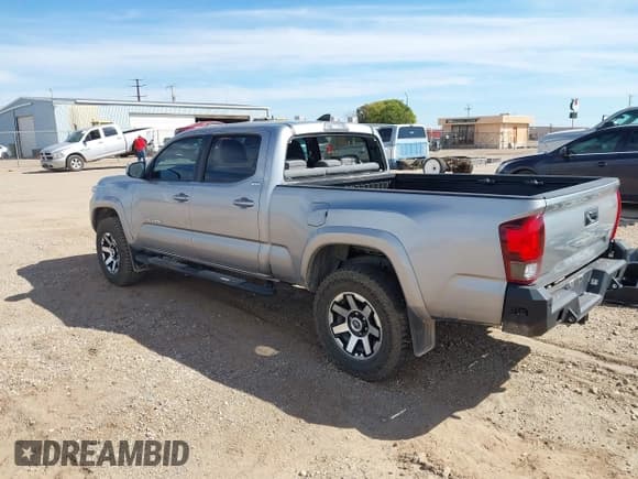 ✅ 2019 Toyota Tacoma SR5 • VIN: 3TMBZ5DN0KM021299 • Lot: 43277230. Wystawiony na IAAI z przebiegiem 106 525 mil. Bezpłatny archiwum sprzedaży aukcyjnych z USA i szczegółowy raport historii pojazdu na DreamBid. Zdjęcie 3.