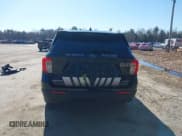 ✅ 2023 Ford Police Interceptor Utility • VIN: 1FM5K8AW0PNA04947 • Lot: 41942825. Wystawiony na IAAI z przebiegiem 37 121 mil. Bezpłatny archiwum sprzedaży aukcyjnych z USA i szczegółowy raport historii pojazdu na DreamBid. Zdjęcie 16.